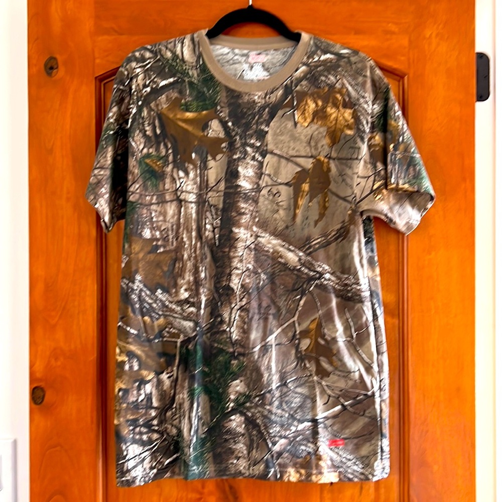 Supreme Realtree T Shirt M NWOT!